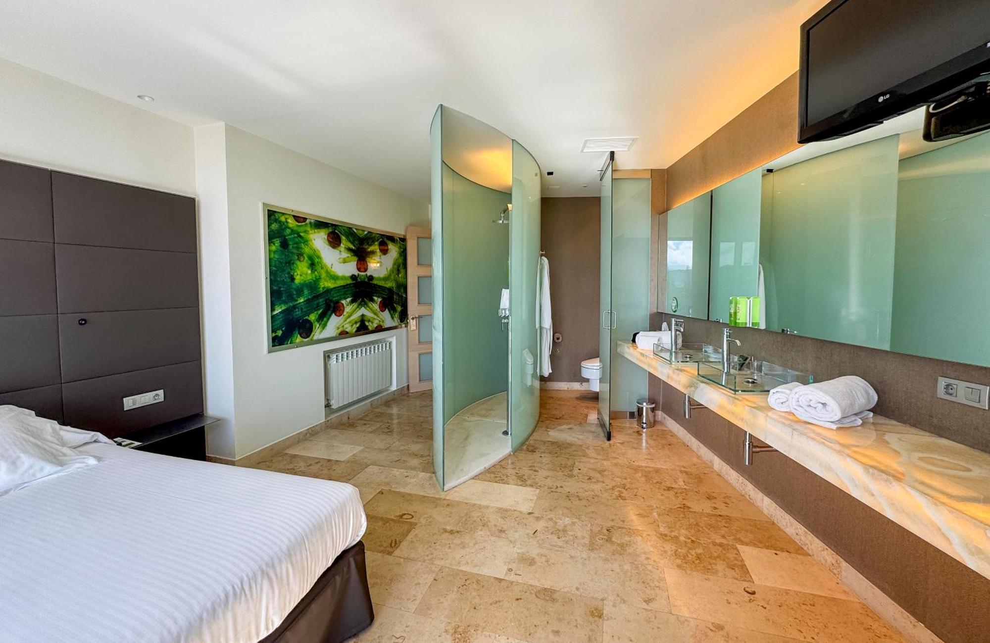 Hotel Jardines De Uleta Suites Витория-Гастейс Екстериор снимка